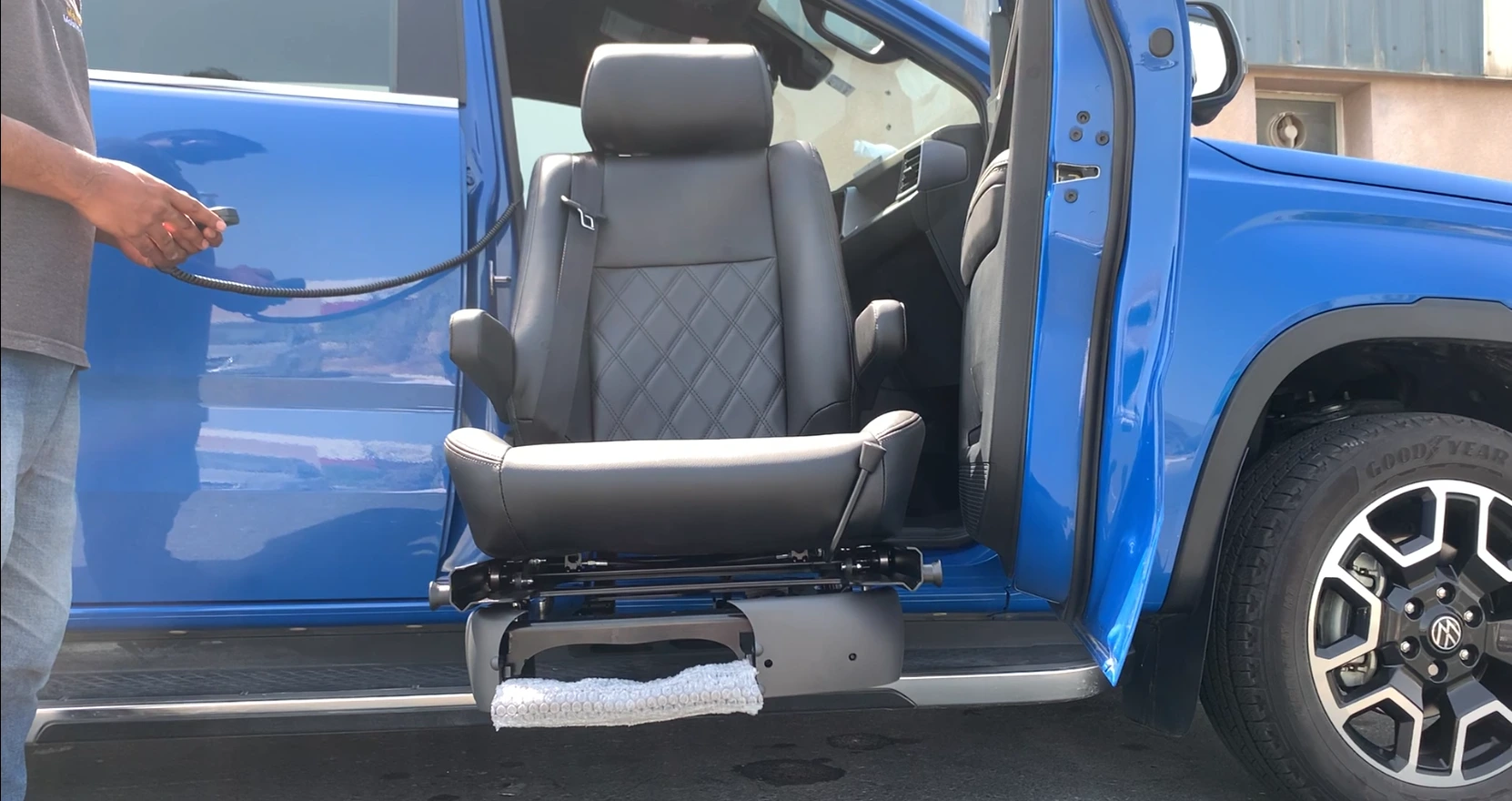 Swivel seat for Volkswagon view
