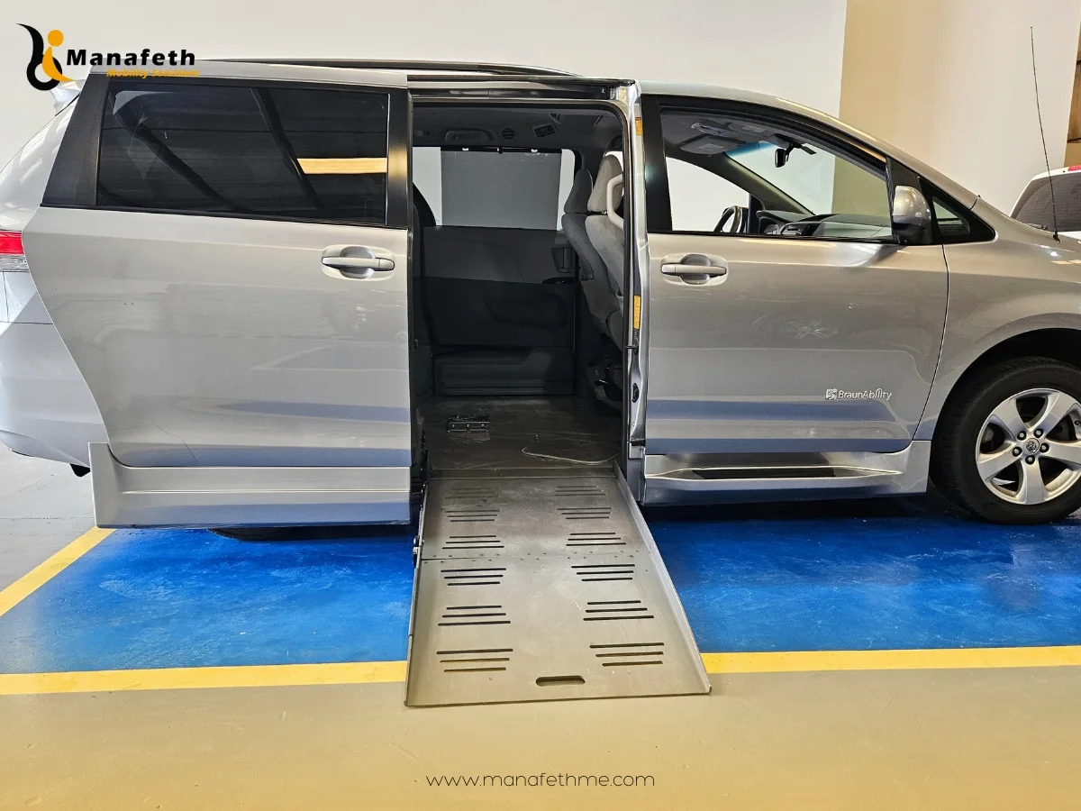 wheelchair accessible vehicles with Side entry
