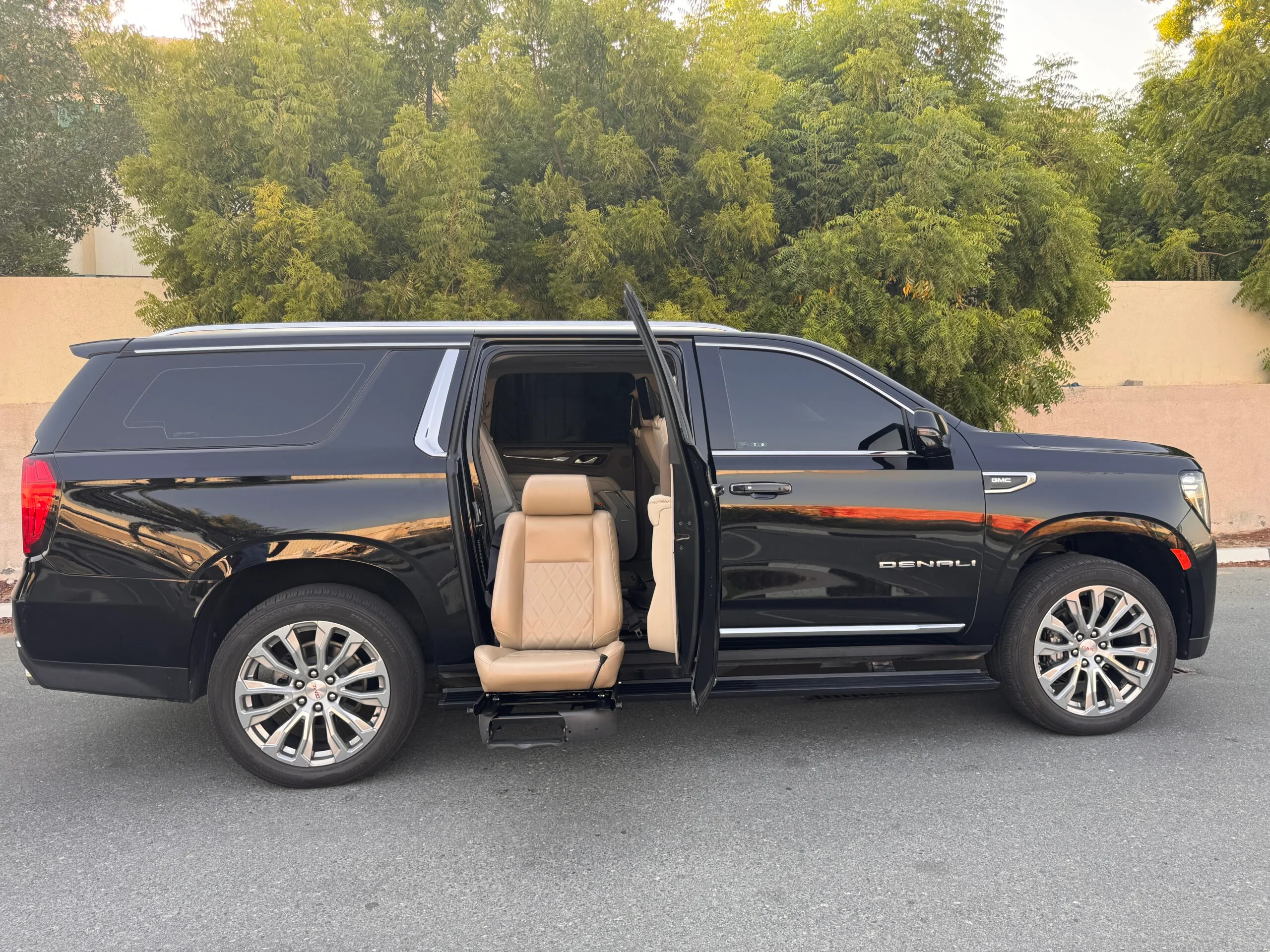 Wheelchair lift for GMC DENALI