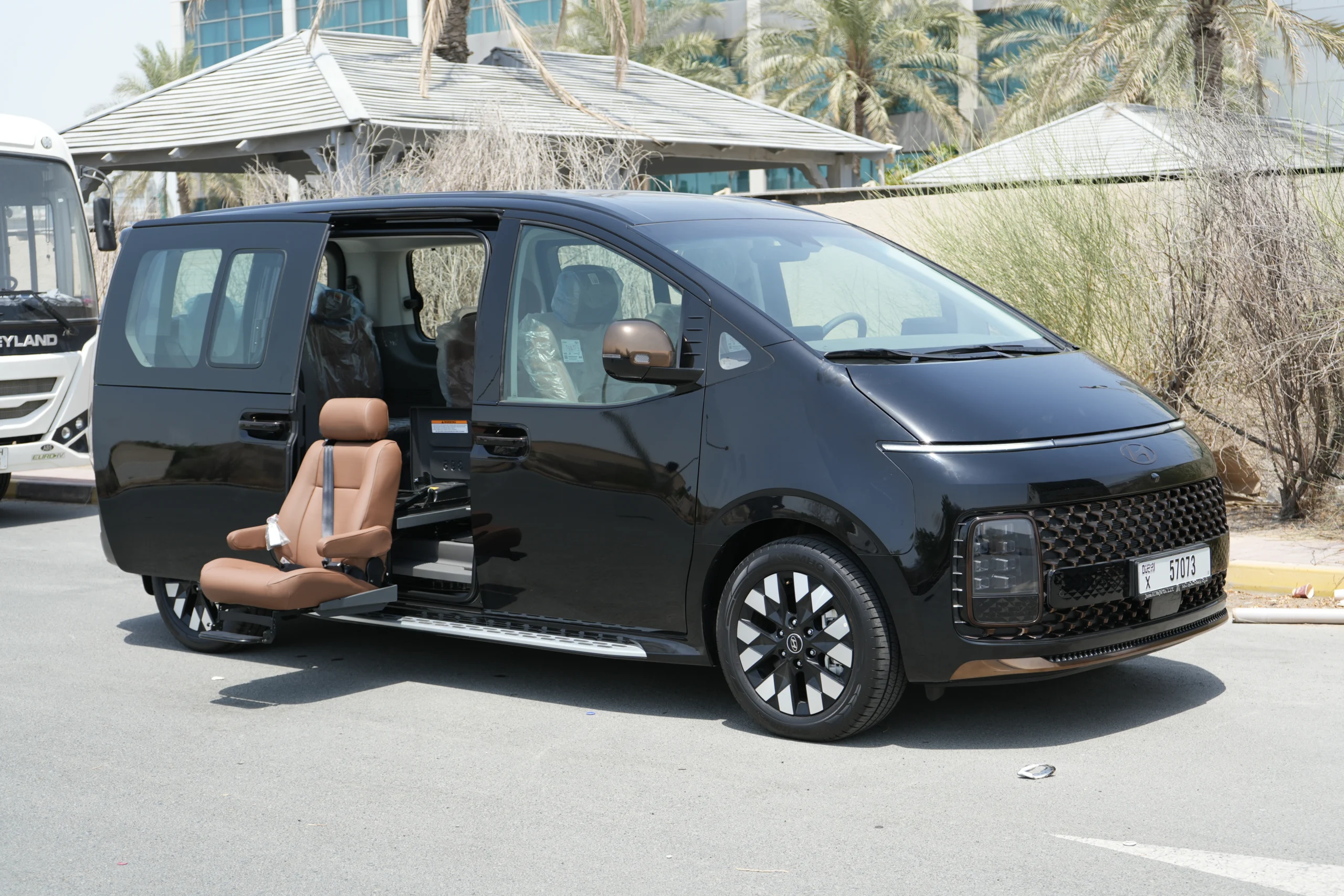Turny Seat Hyundai Staria - Image 9