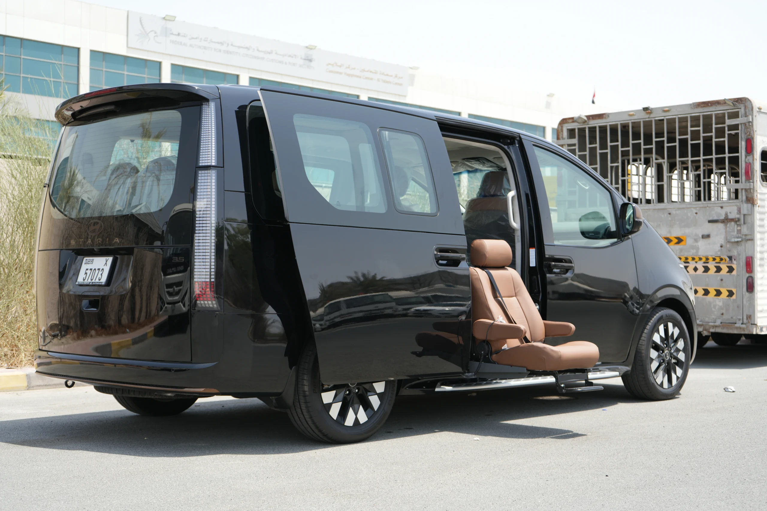 Turny Seat Hyundai Staria - Image 6