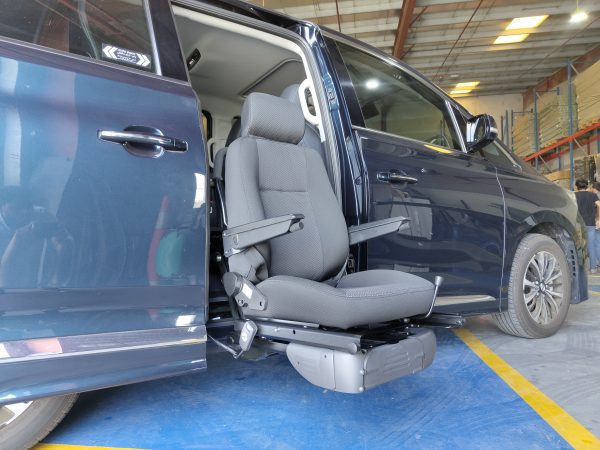 GAC GN8 with Turny seat for elderly