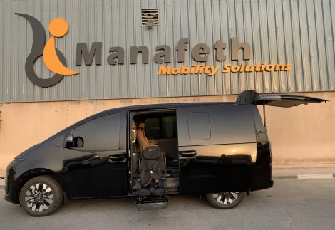 GS Swivel Seat in Hyundai Staria-Manafeth Mobility