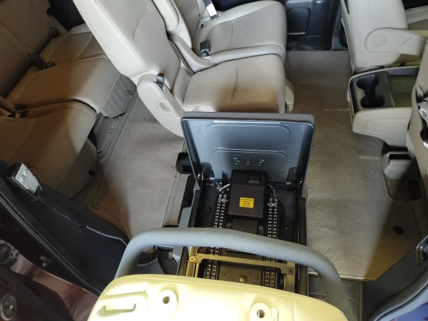 Honda Odyssey Turny seat in