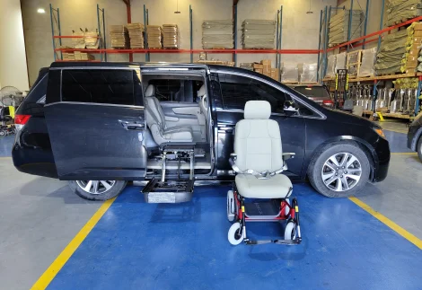 Honda Odyssey Turny seat with carony full view