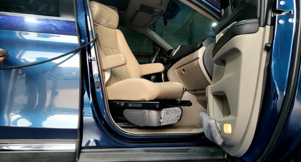 Honda Pilot swivel seat