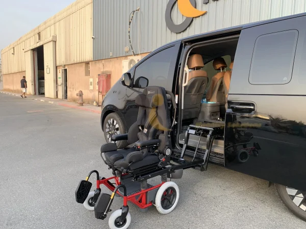 Hyundai Staria GS Seat Turny out with carony
