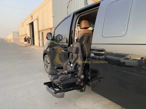 Hyundai Staria GS seat Turny out side view