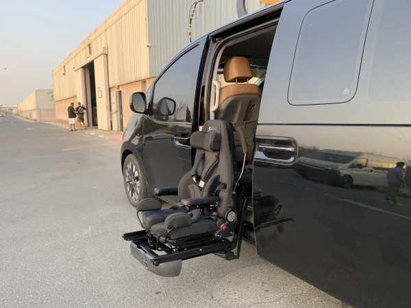 Hyundai Staria GS seat Turny out side view