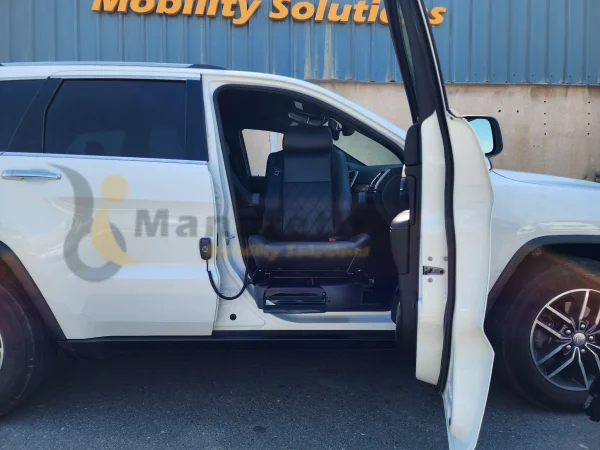 Jeep Grand Cherokee with Turny Seat Dubai