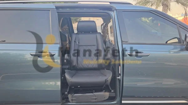 Kia Carnival Turny seat out