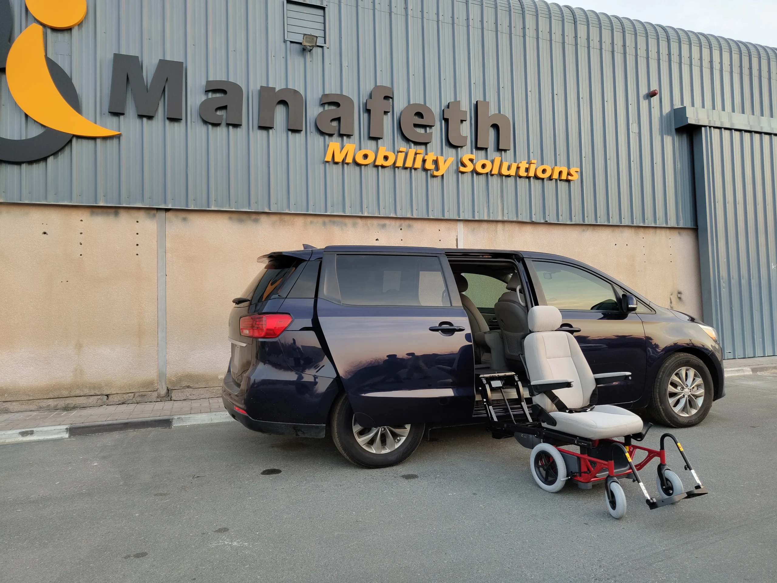 Turny Seat of Kia Sedona attached with carony to make a wheelchair