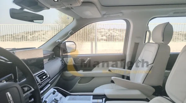 Lincoln Navigator with Turny Seat inside cabin view