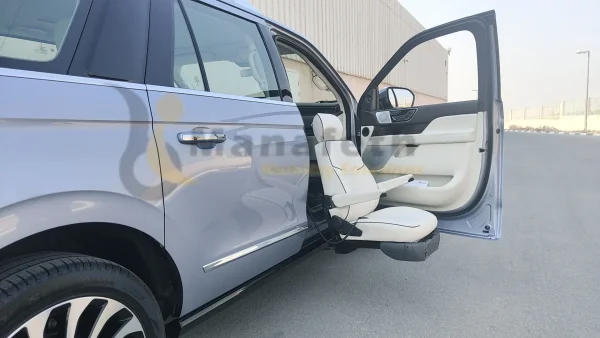 Lincoln Navigator with passenger side Turny Seat