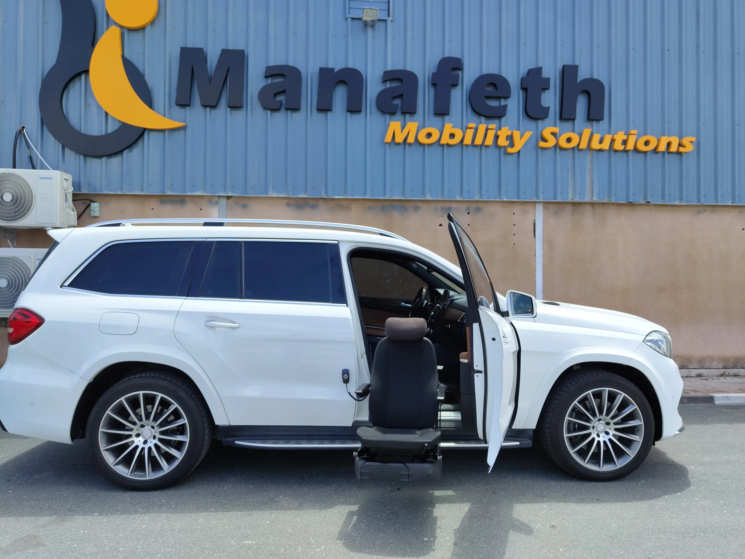 Mercedes Benz GLS 500 with Turny seat by Manafeth Dubai