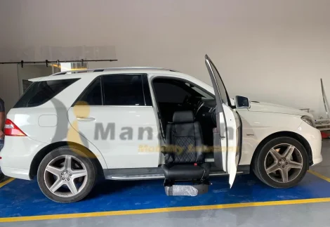Mercedes-Benz ML350 with Swivel seat by Manafeth Mobility UAE