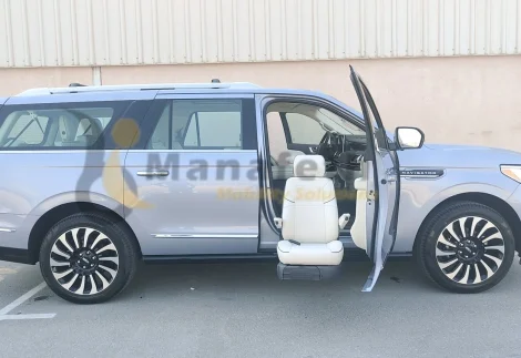 Swivel Seats in Lincoln Navigator by Manafeth Mobility UAE