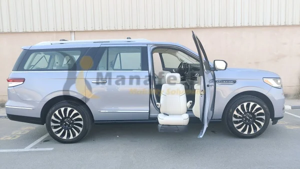 Swivel Seats in Lincoln Navigator by Manafeth Mobility UAE