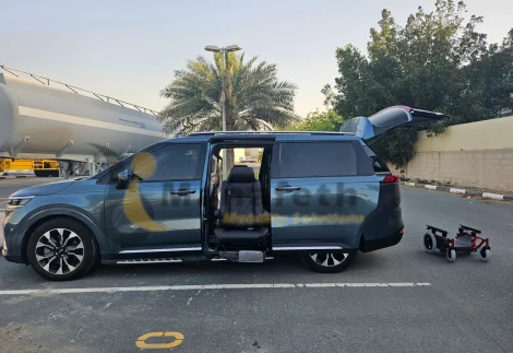 Swivel seats in Kia Carnival