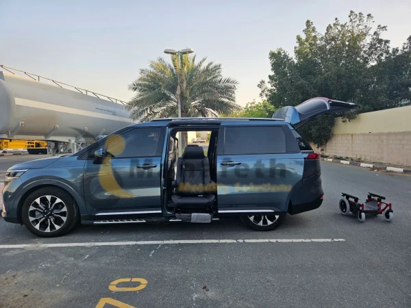 Swivel seats in Kia Carnival