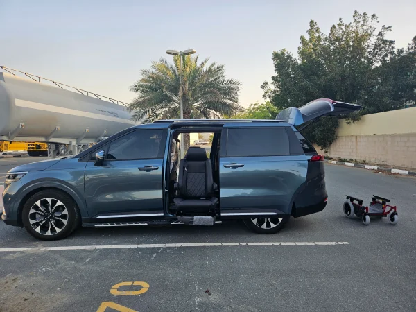 Swivel seats in Kia Carnival