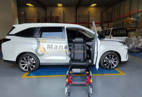 Toyota Veloz Swivel Seat with carony by Manafeth Mobility