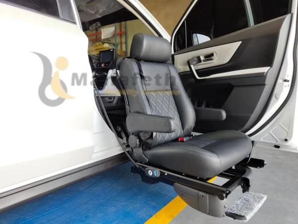 Toyota Veloz with Turny seat out Dubai
