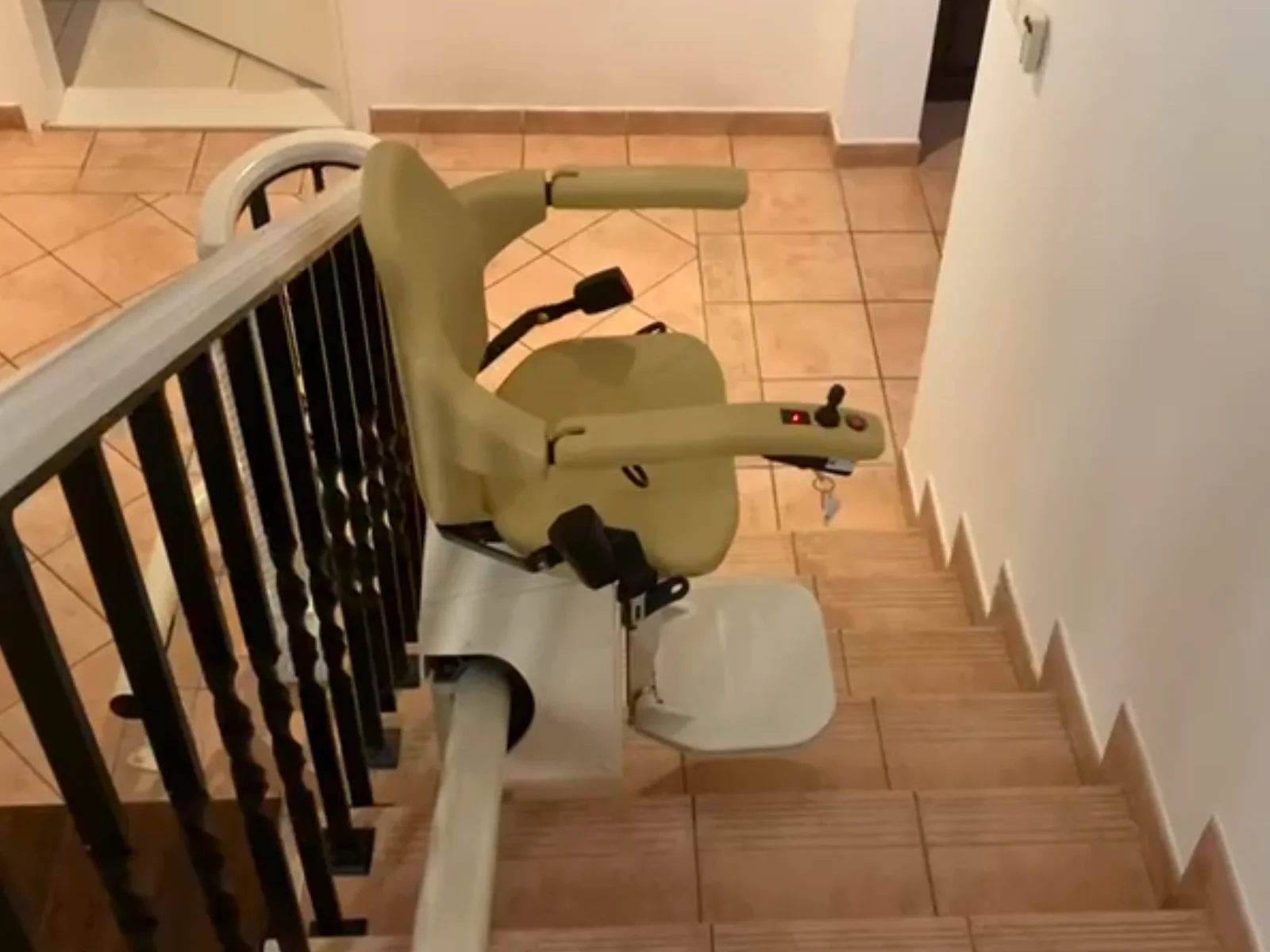 Chair Elevator for curved Stairs