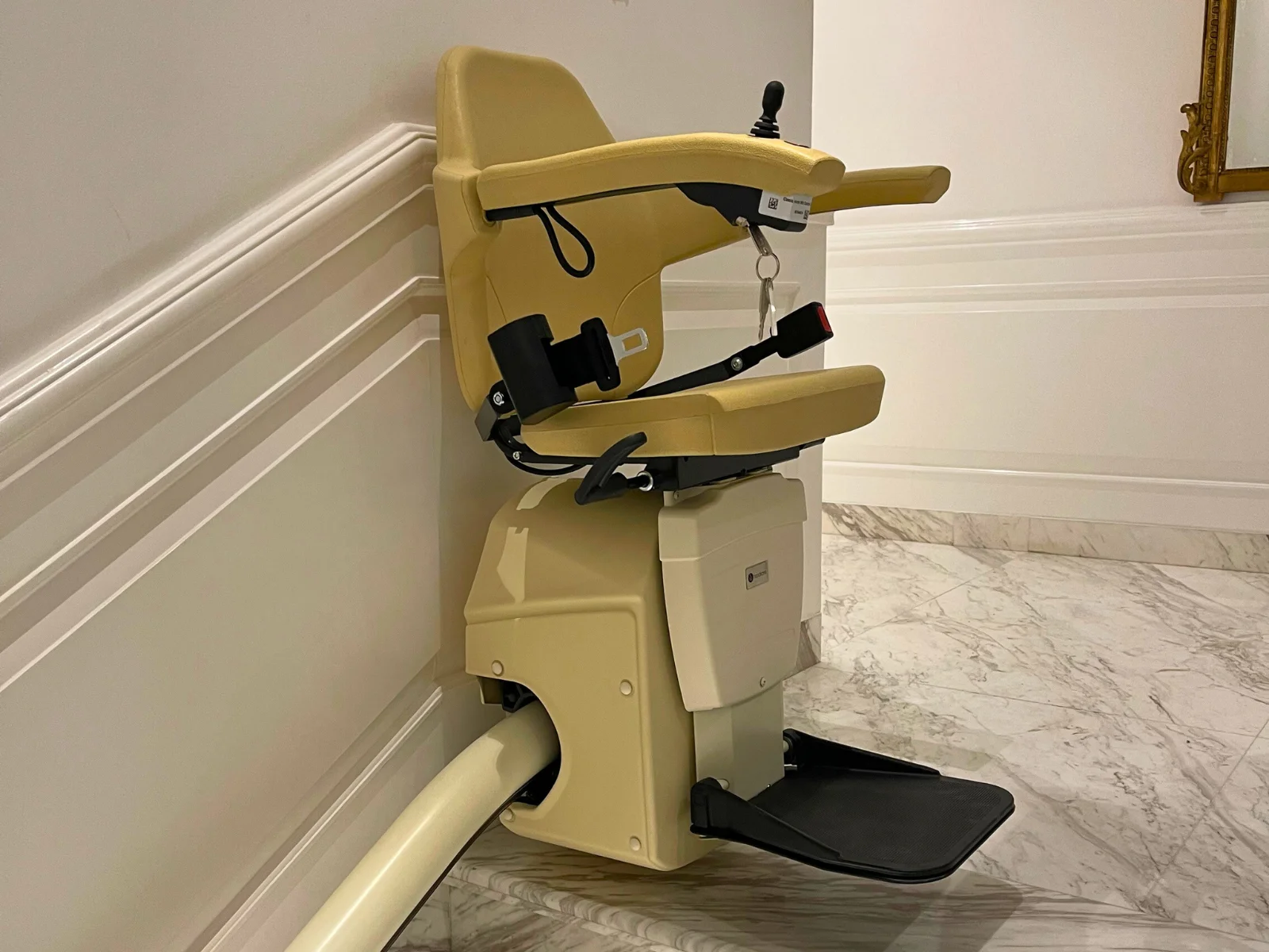 Outdoor chair lift for stairs - Nad al Hamar, Dubai