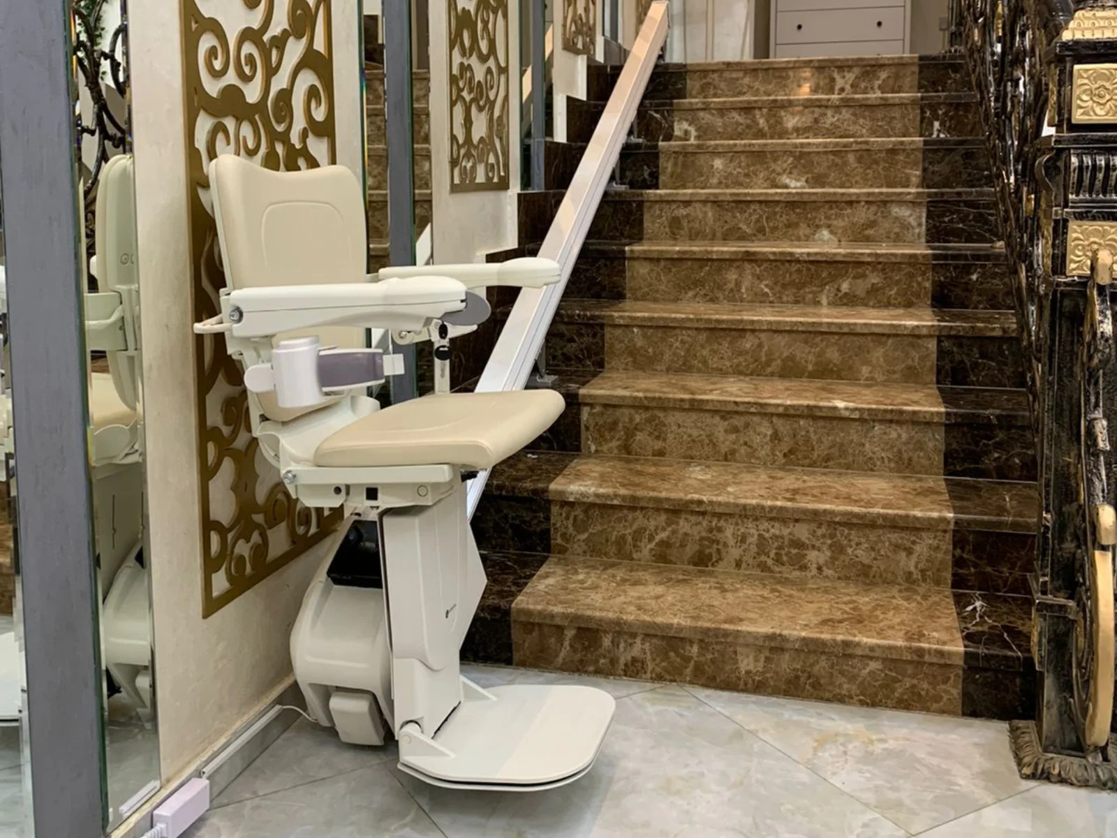 Handicare outdoor straight stairlift - Emaar South