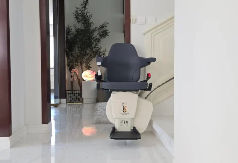 Outdoor stairlift for curved stairs - The Meadows – Emaar, Dubai