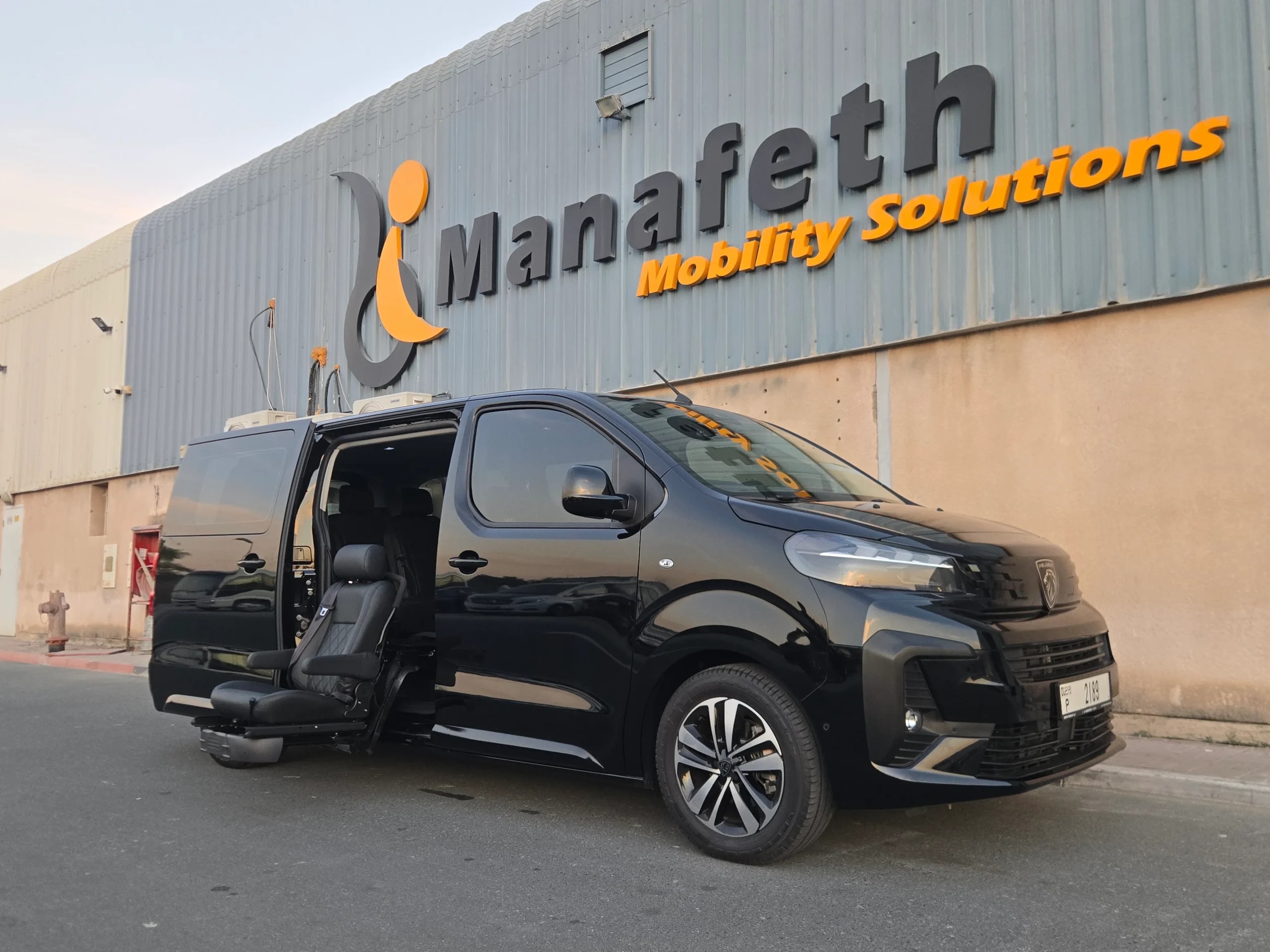 Turny Evo Peugeot Traveller - الصورة 2