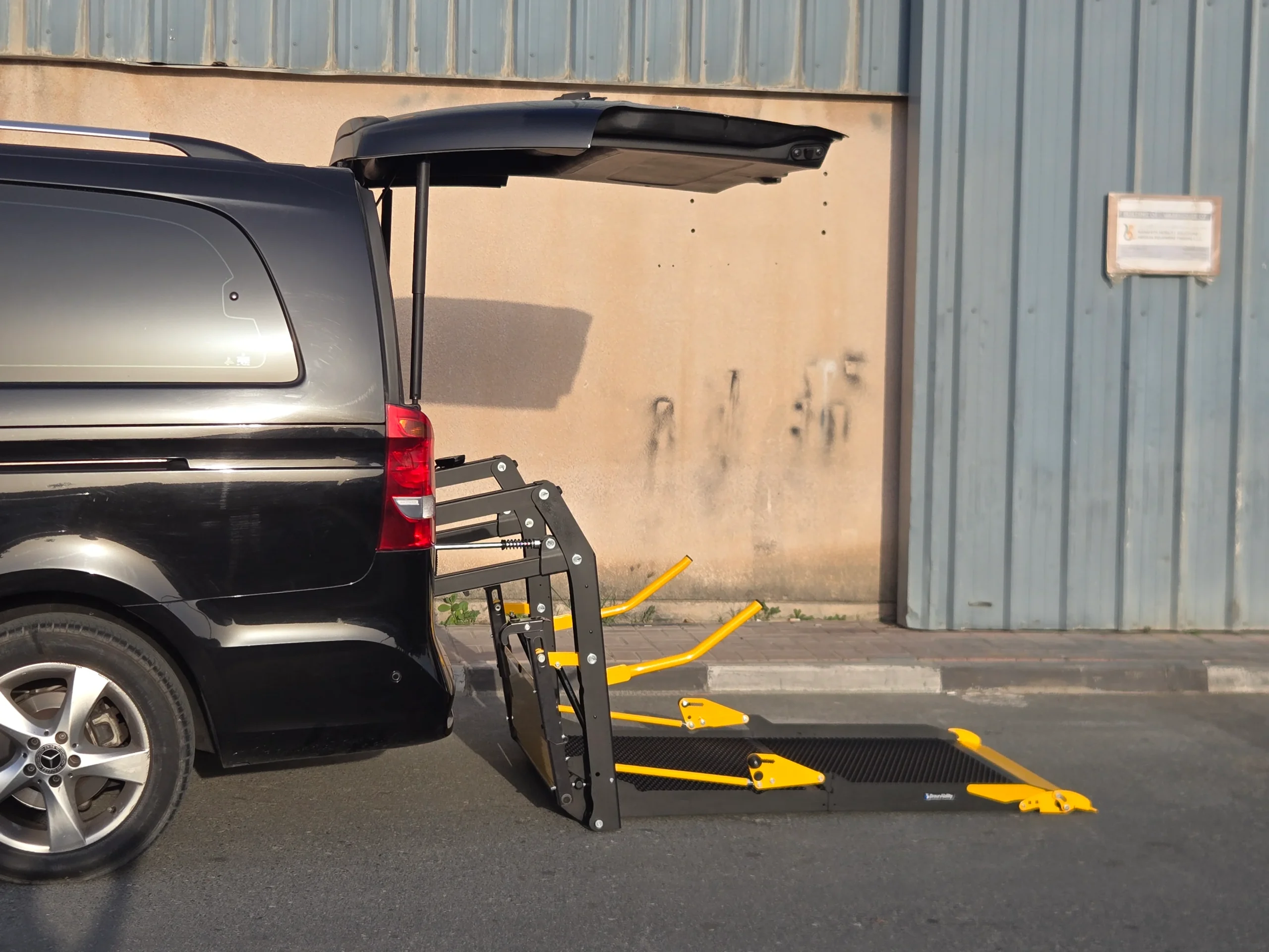 Wheelchair Lift for Mercedes-Benz V250