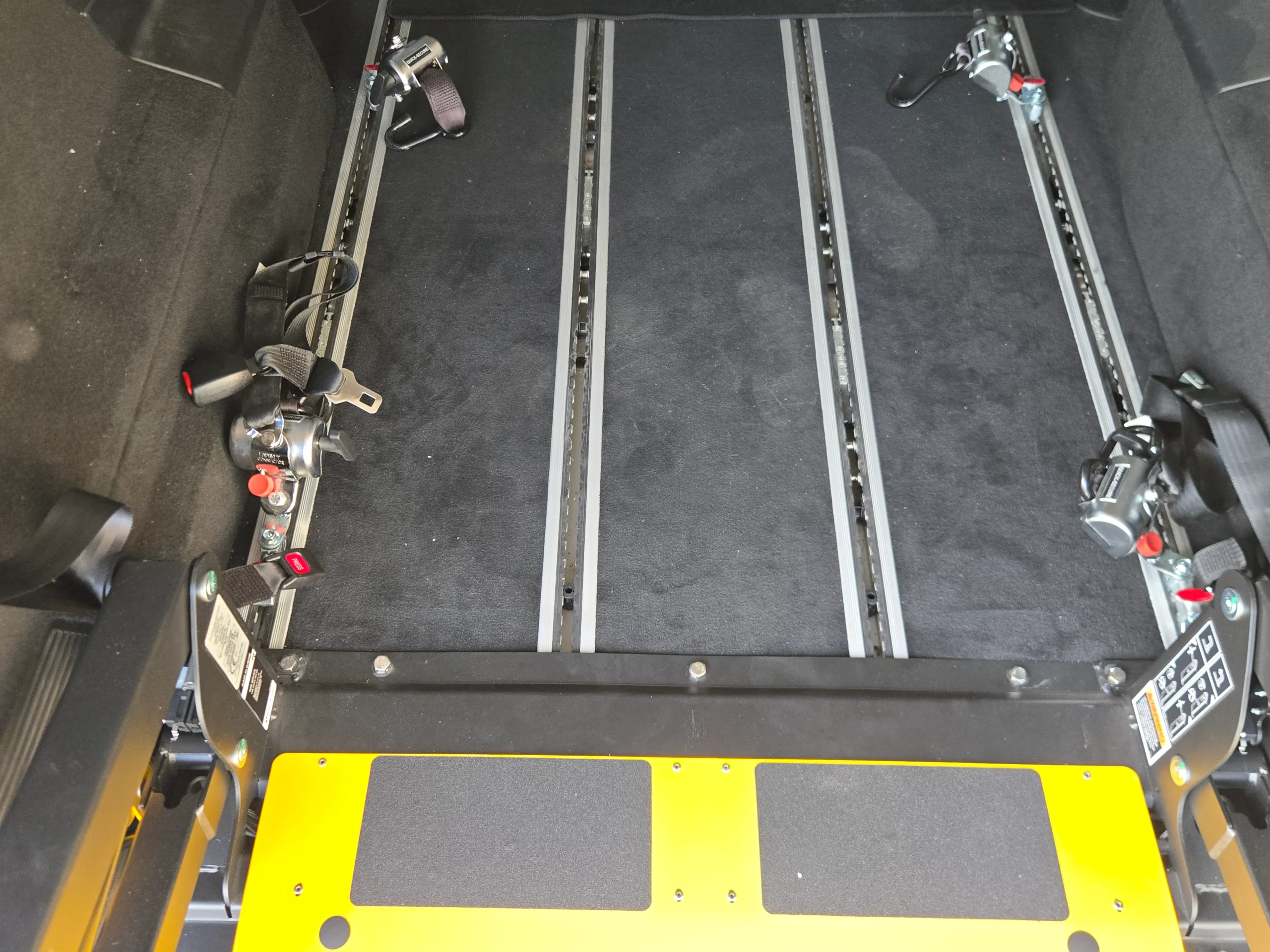 Wheelchair Lift for Mercedes-Benz V250 - الصورة 6