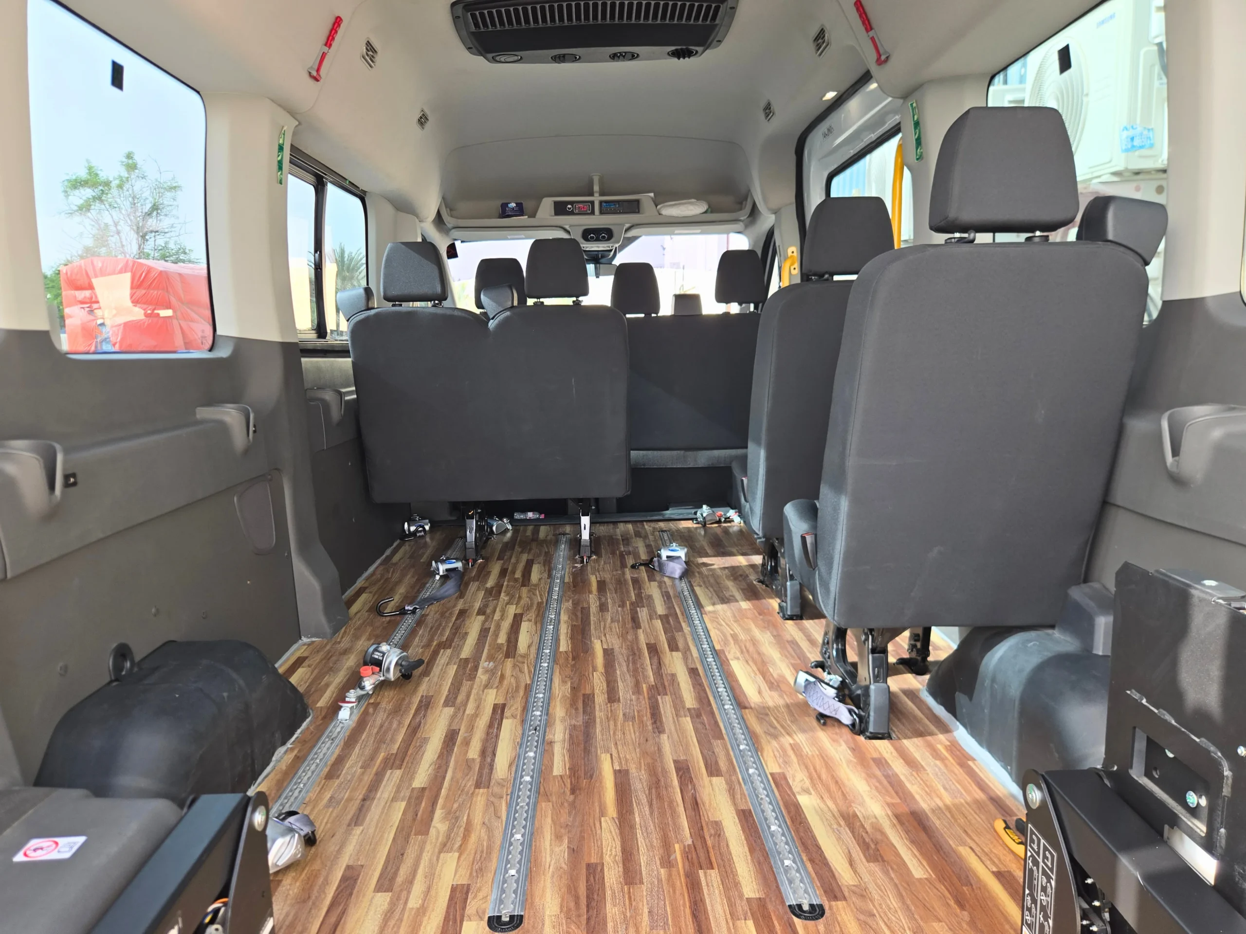 Wheelchair Lift for Ford Transit - الصورة 6
