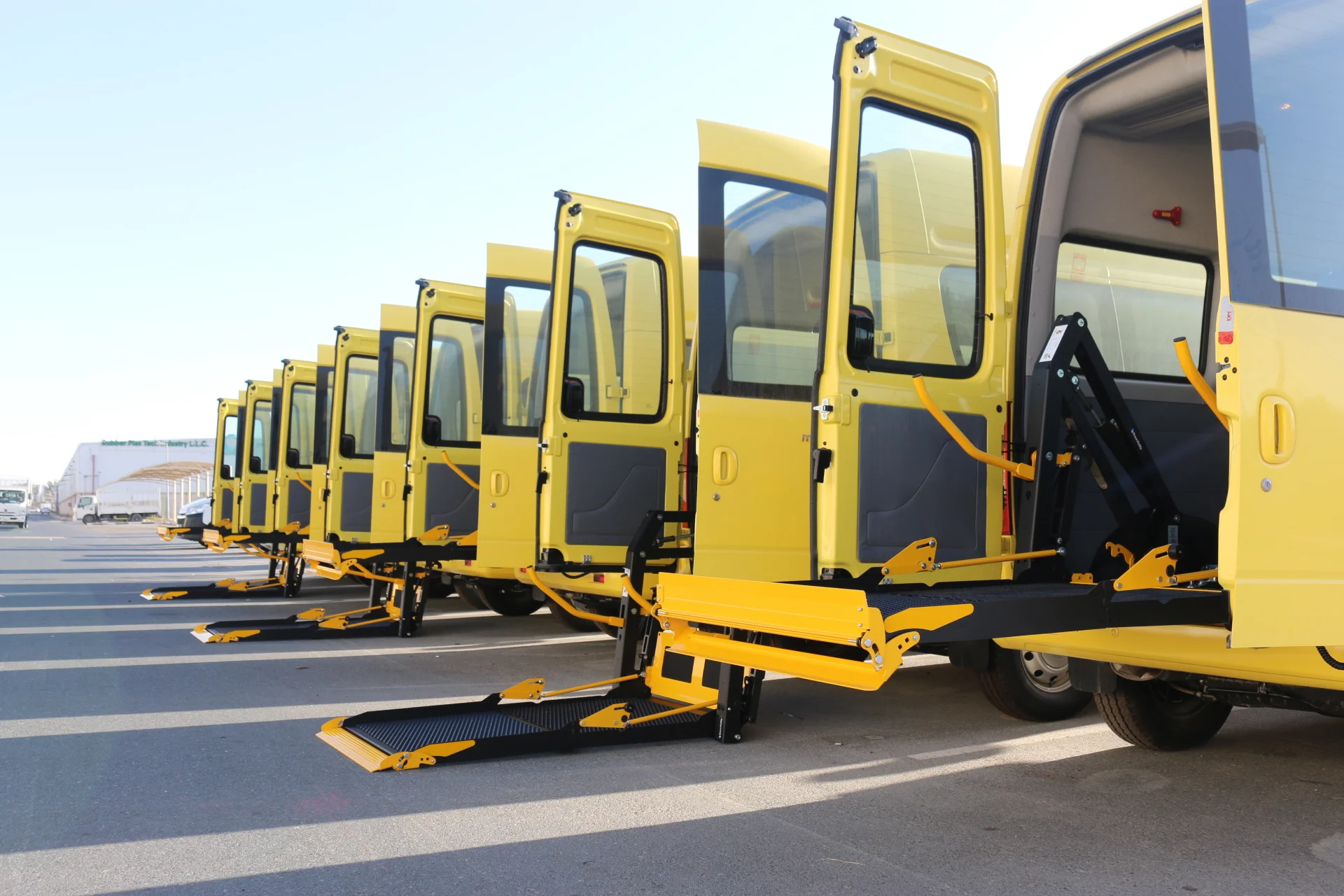 Handicap Wheelchair Lift for Maxus V80 - Image 6