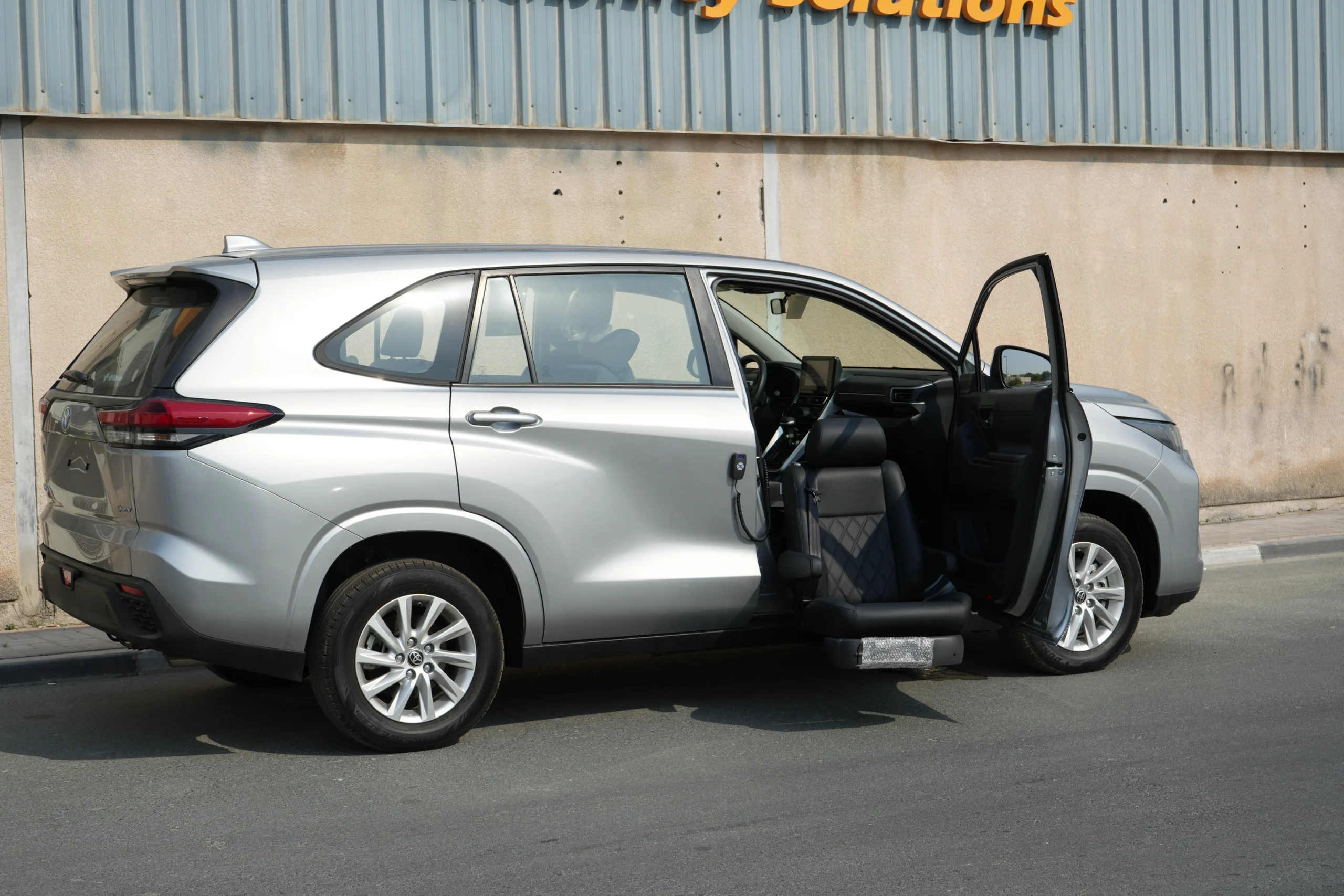 Turny Evo Toyota Innova - Image 6