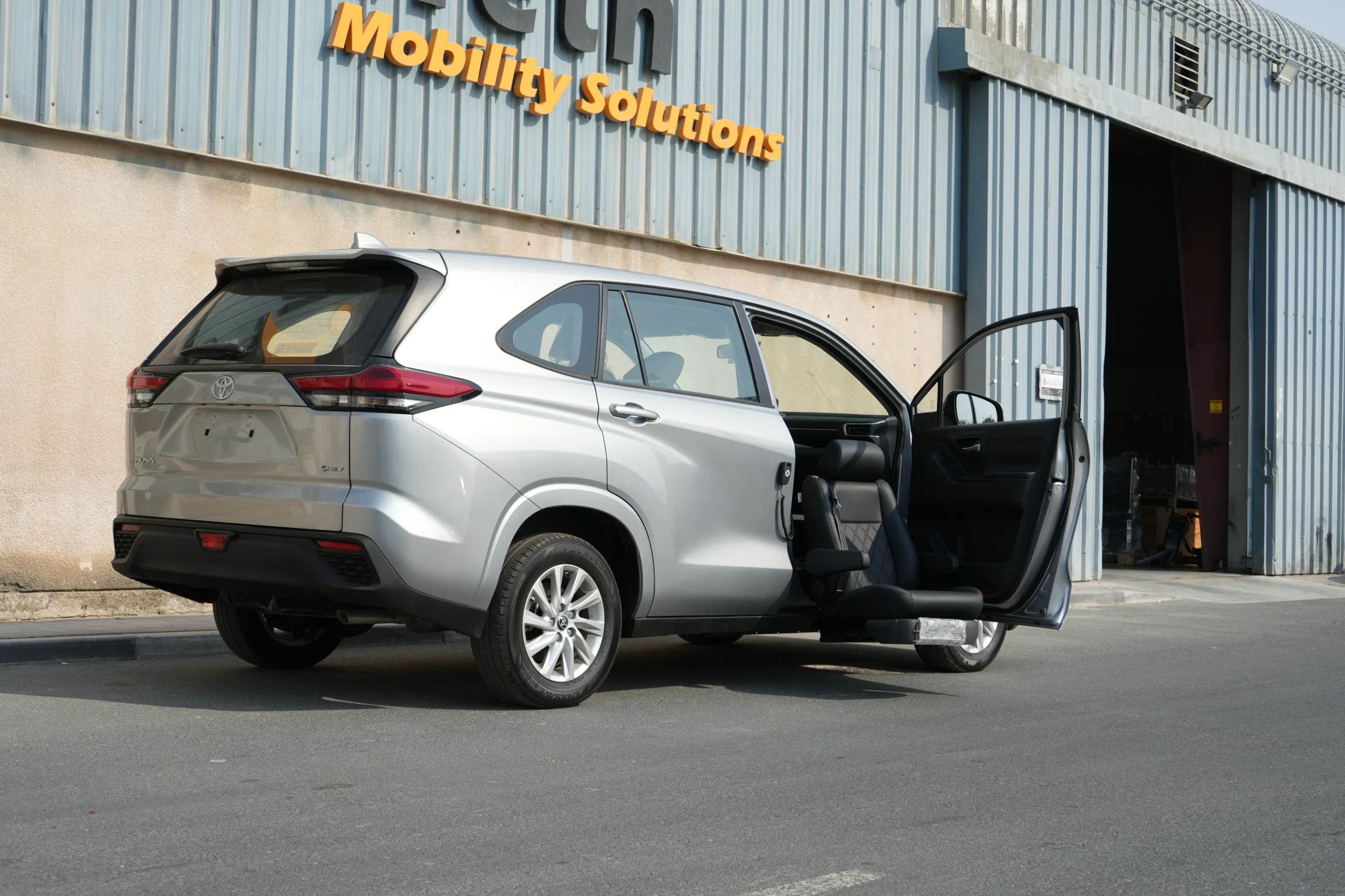 Turny Evo Toyota Innova - Image 7