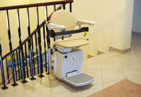 Indoor Curved Stairlift - Green Community