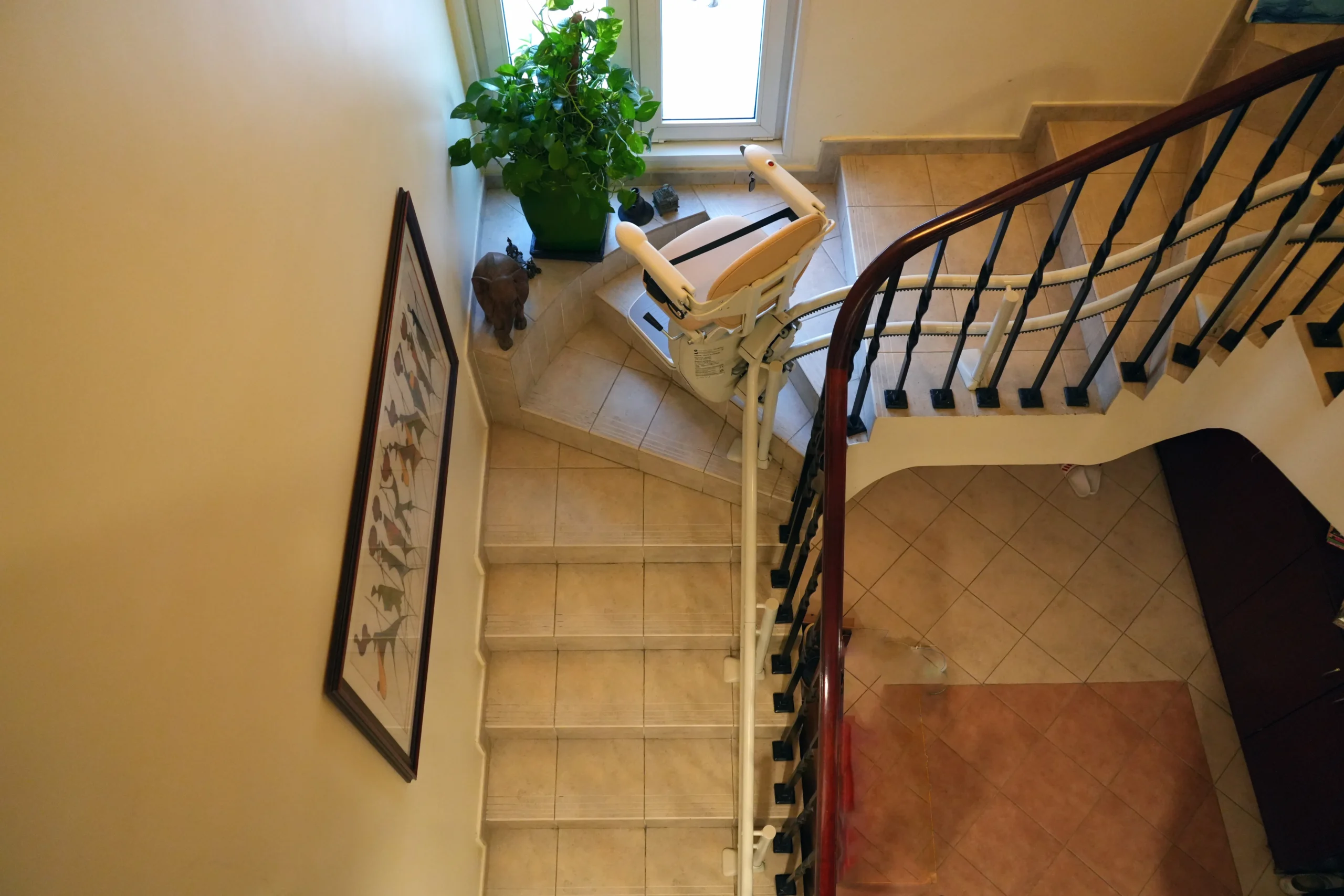 Indoor Curved Stairlift - Green Community - Image 3