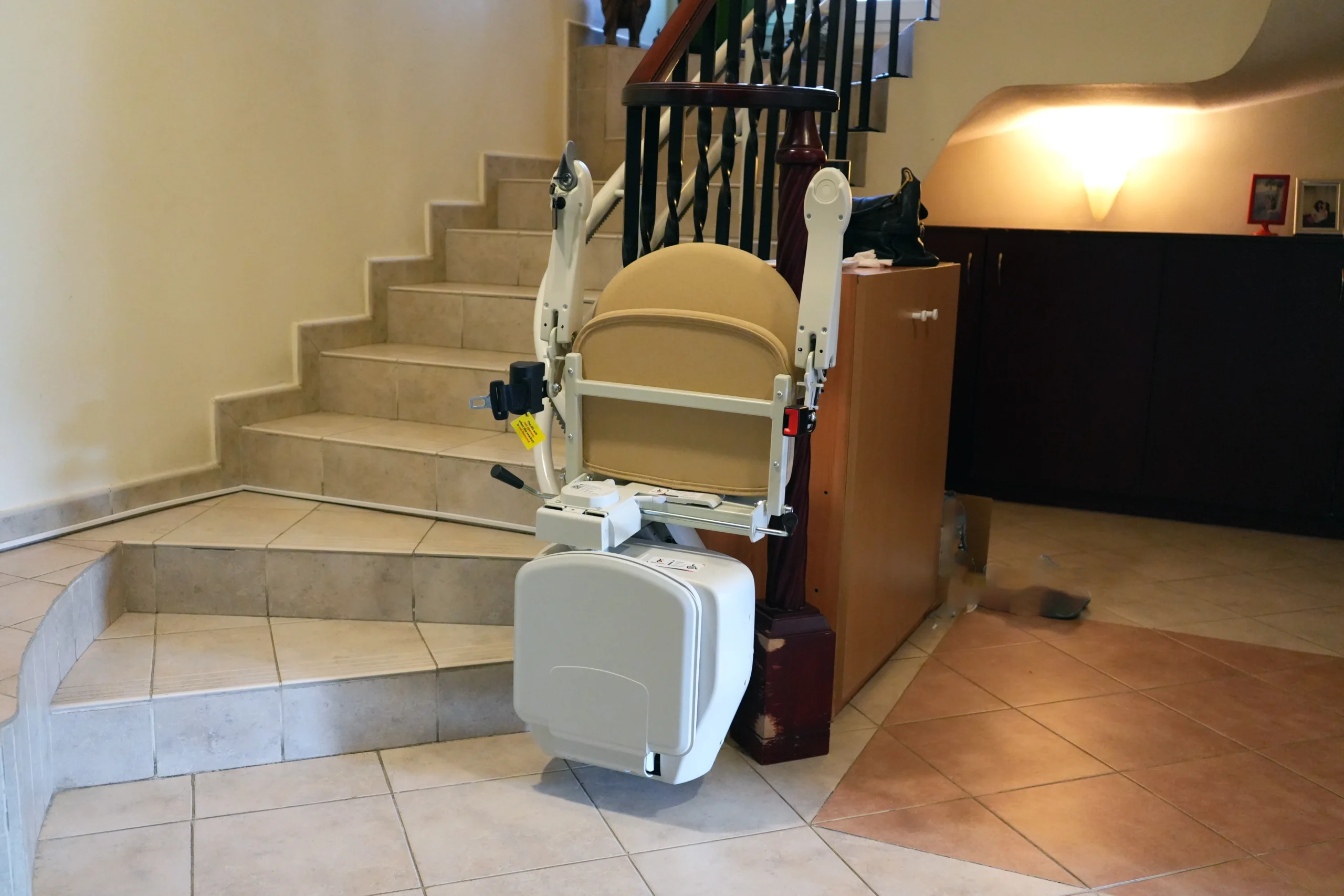 Indoor Curved Stairlift - Green Community - Image 6